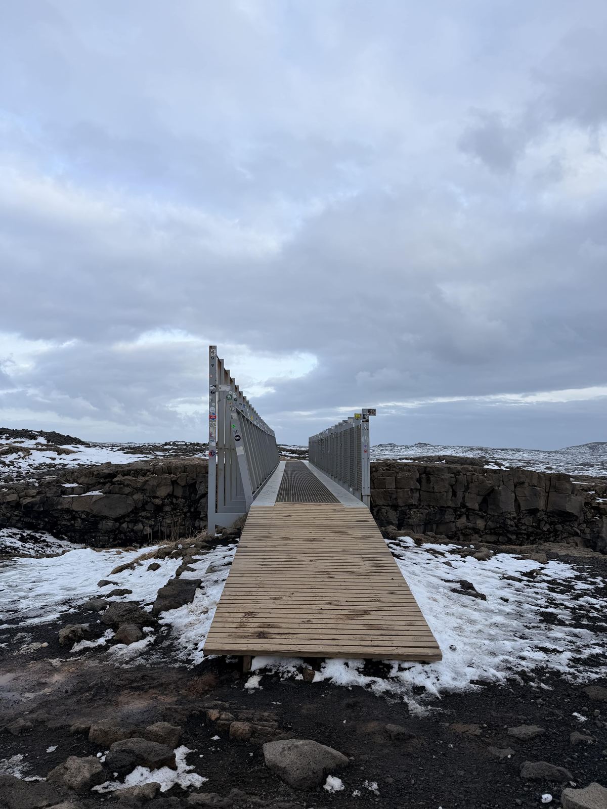 Europe-America tectonic bridge